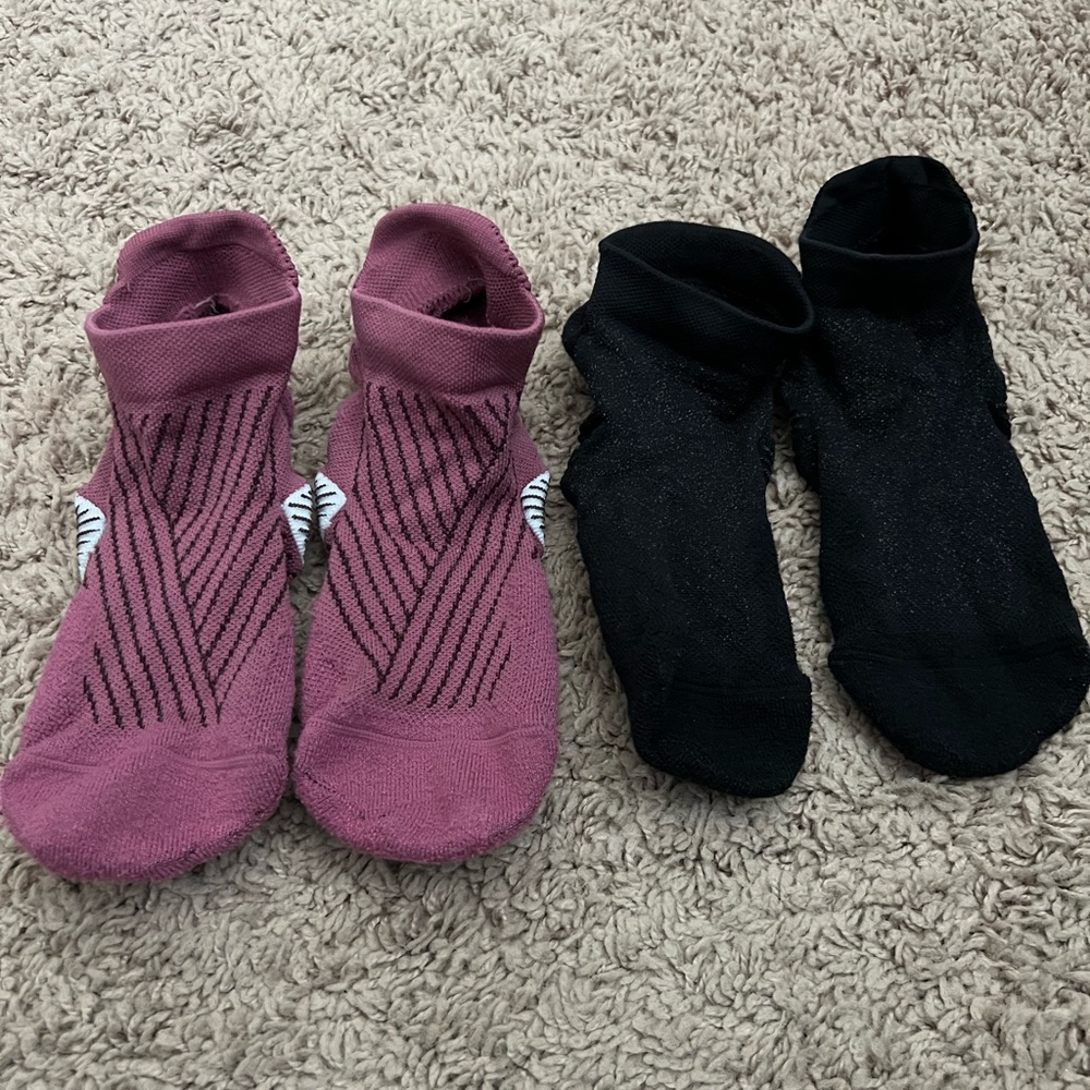 Lululemon socks bundle size L